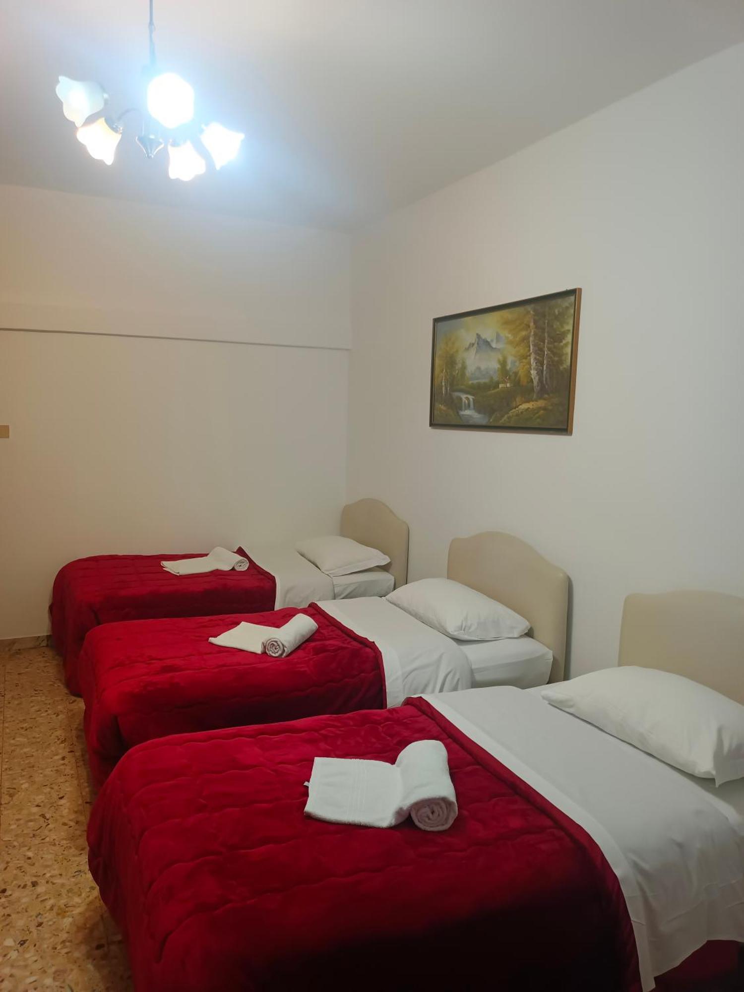 Host Roma Hostel Buitenkant foto